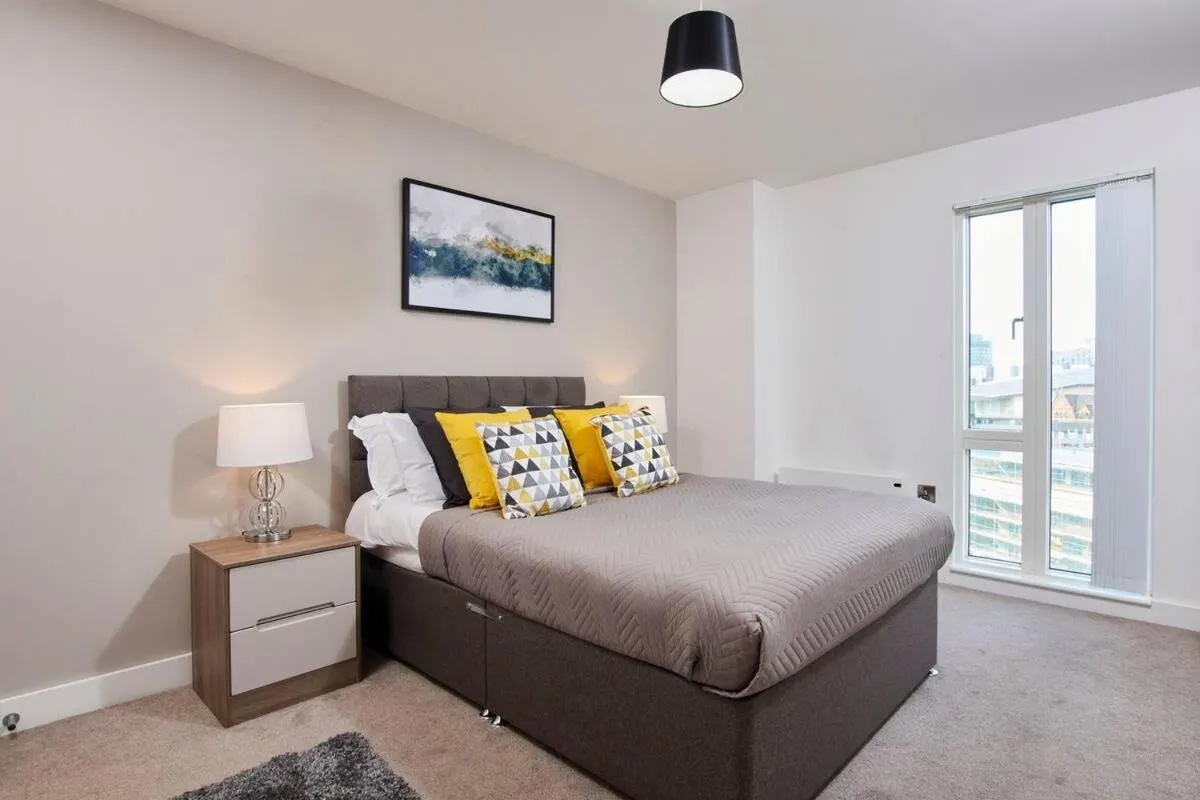 Image 1 of Lovely Central Abode – Amazing Views – Parking
