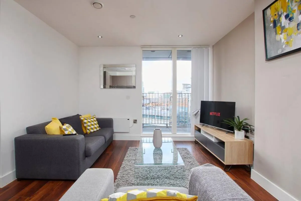 Image 5 of Lovely Central Abode – Amazing Views – Parking