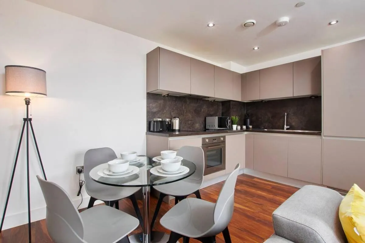 Image 3 of Lovely Central Abode – Amazing Views – Parking