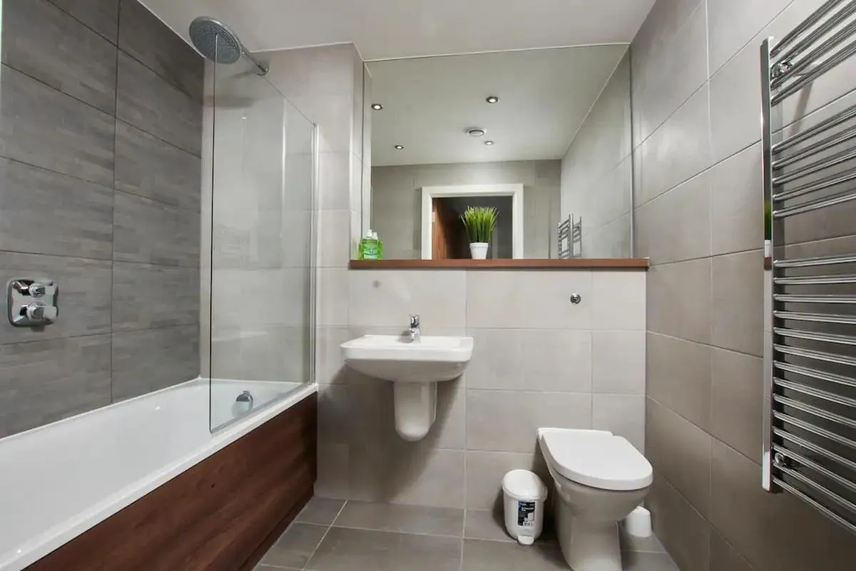 Image 4 of Lovely Central Abode – Amazing Views – Parking
