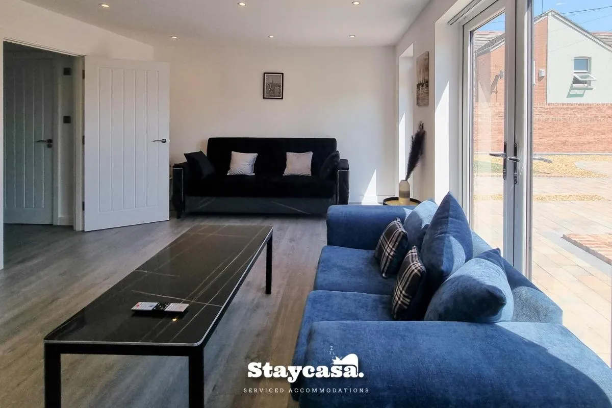 Image 2 of Lovely Modernist 4 Bed House