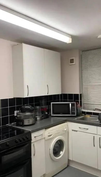 Image 5 of Lovely, spacious 1-bedroom apartment with *free parking