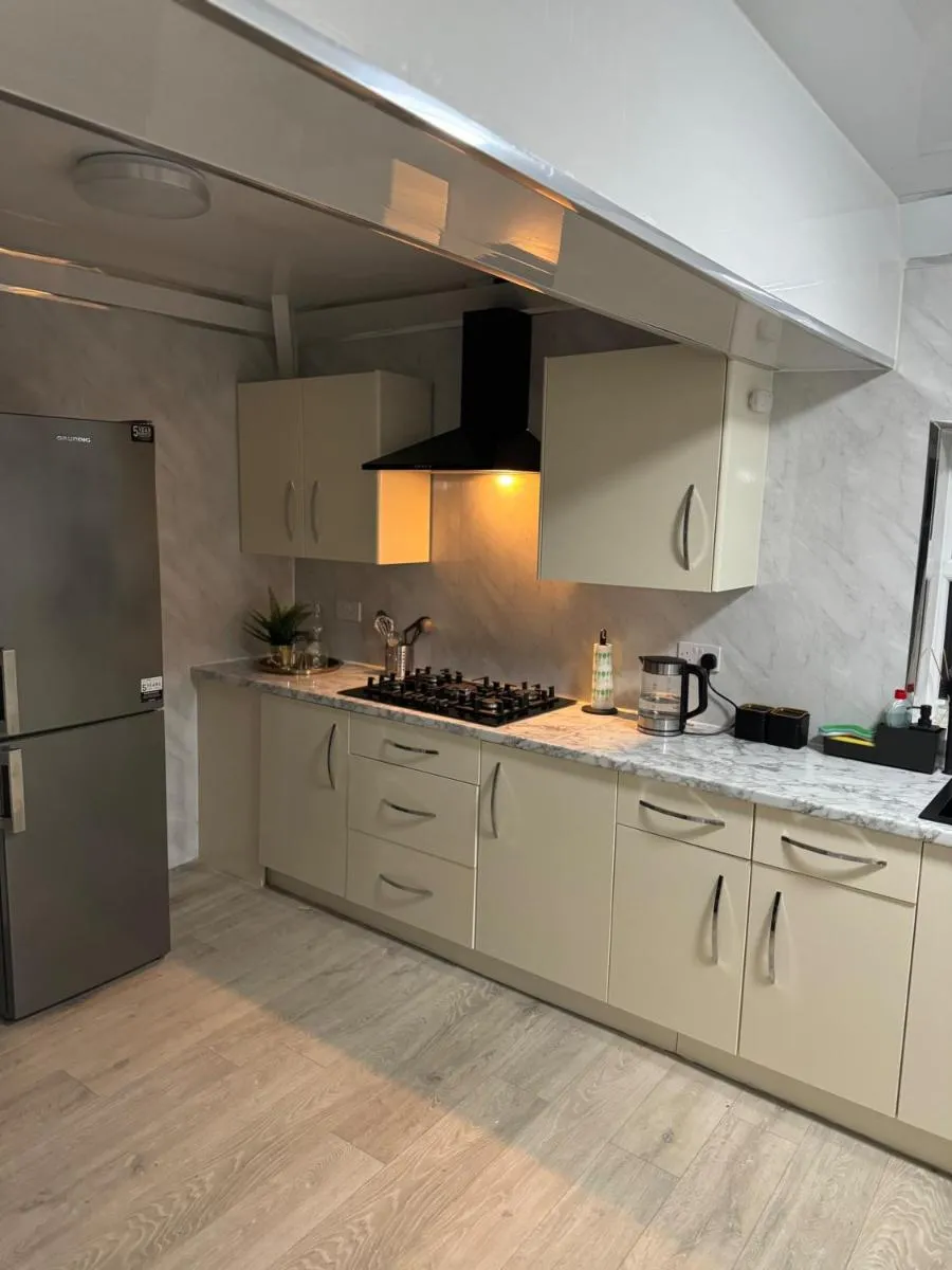 Image 6 of Luxurious Manchester Mansion with 5 Bedrooms