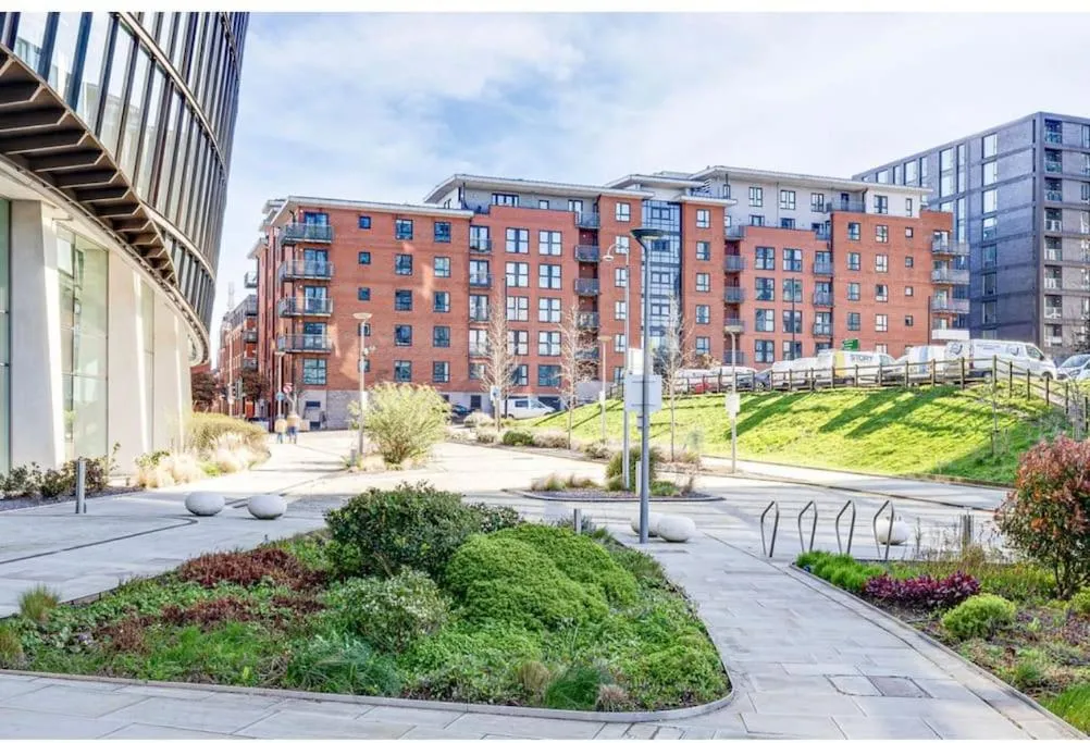 Image 3 of Luxury 2BR Apartment – Prime Location – Parking