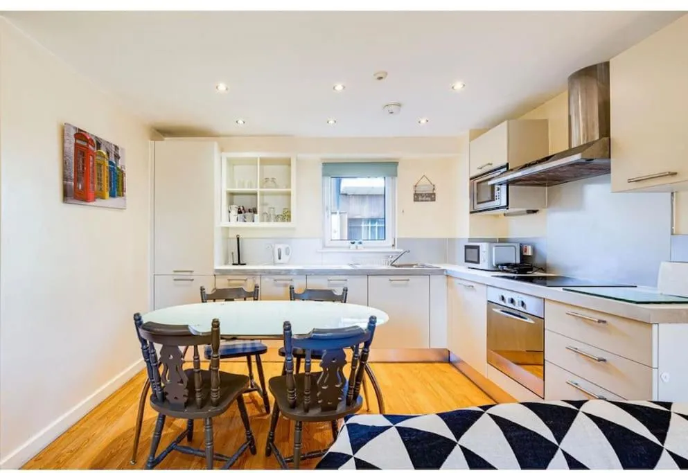 Image 4 of Luxury 2BR Apartment – Prime Location – Parking