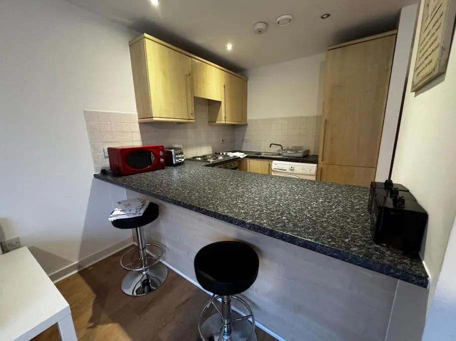 Image 5 of Luxury 2BR Flat Near Manchester Town