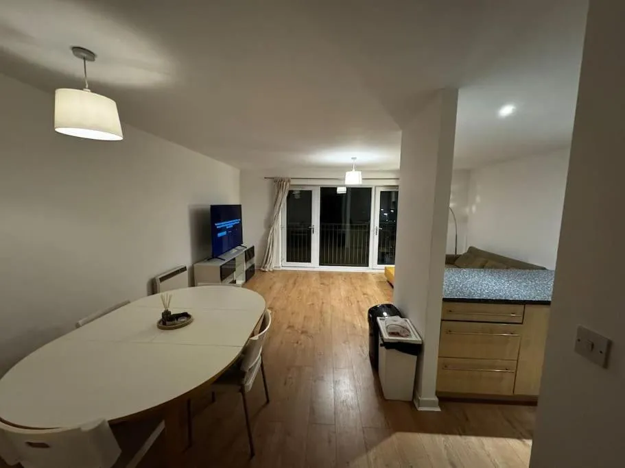 Image 6 of Luxury 2BR Flat Near Manchester Town
