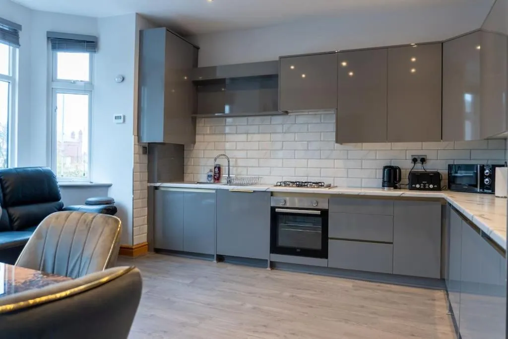 Image 1 of Luxury 4 Bedroom Apartment