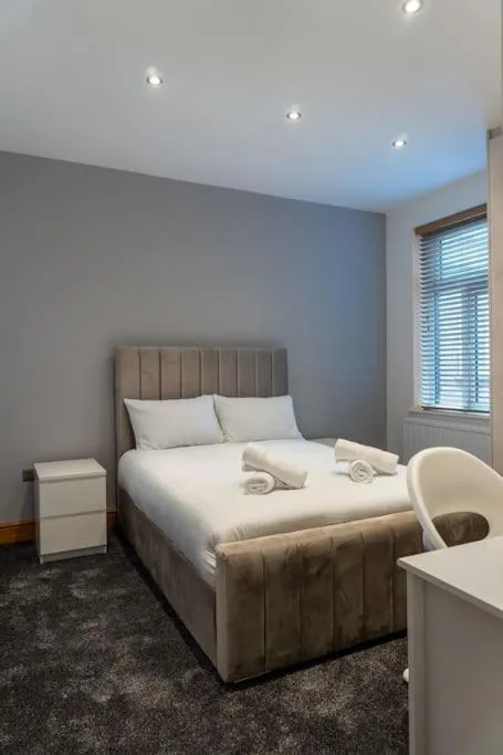 Image 3 of Luxury 4 Bedroom Apartment
