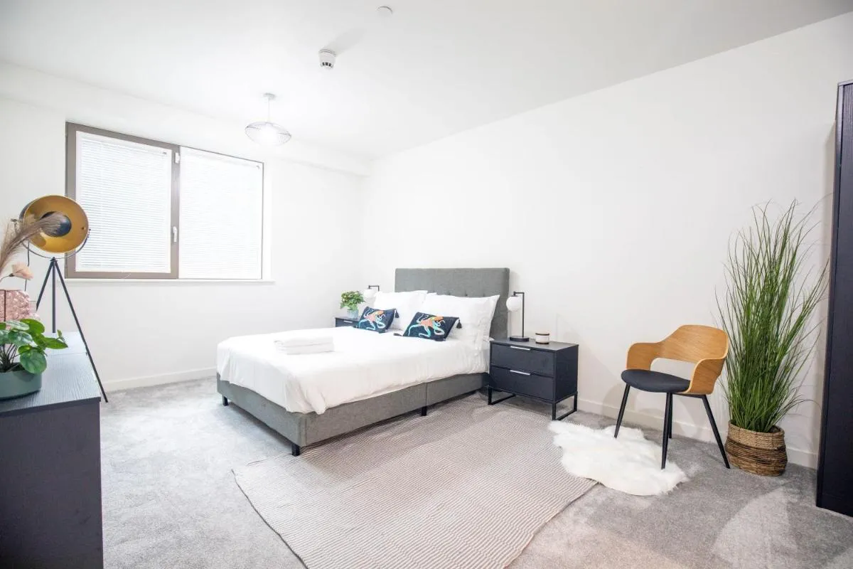 Image 2 of Luxury Free Parking Townhouse