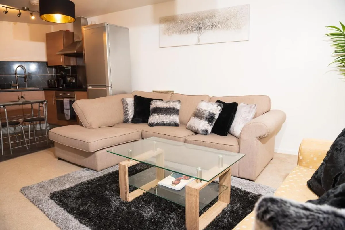 Image 4 of Luxury Two bedroom Flat opposite COOP Live n Etihad Stadium with Free secure Parking, Netflix and Sky TV