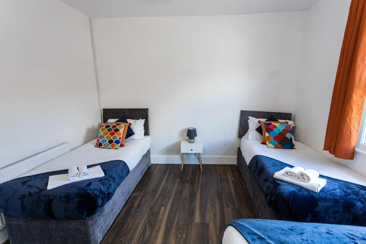 Image 6 of M18 Abbey Hey Guesthouse