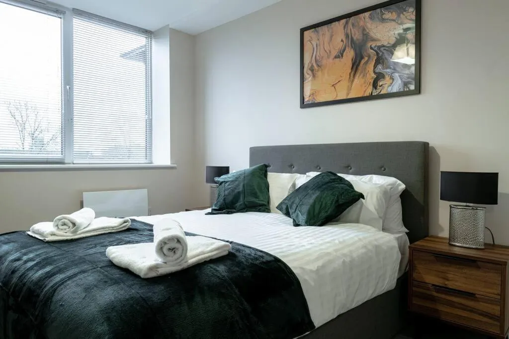 Image 6 of Manchester 1Bed Apartment, Free Parking For Two, Long Term Discounts