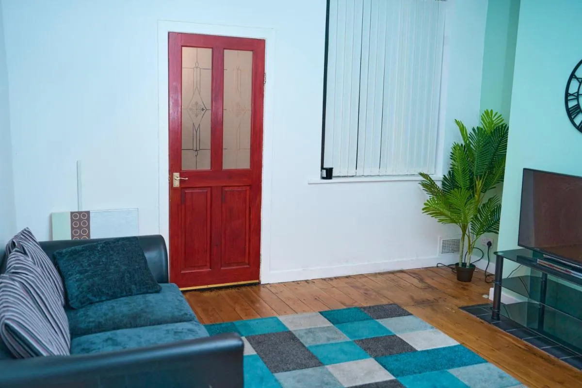 Image 1 of Manchester 2Dbed Tv CloseToLocalSights