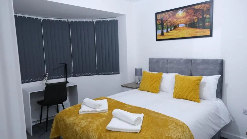 Image of Manchester – 3 Bedroom House – Sleeps 5 – EtihCity