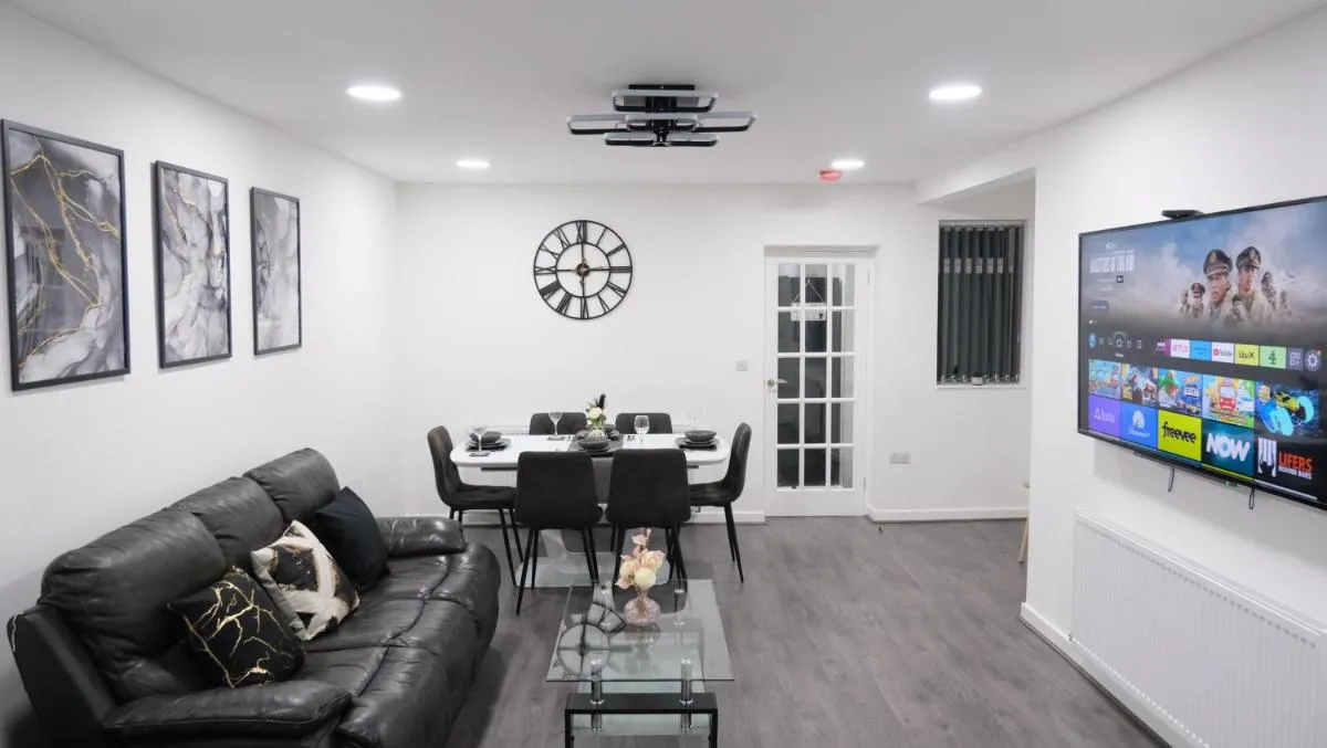 Image 2 of Manchester – 3 Bedroom House – Sleeps 5 – EtihCity