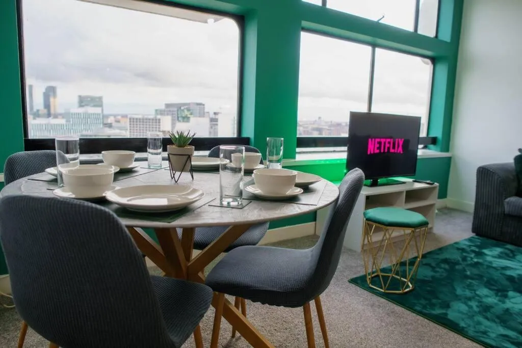 Image 3 of Manchester City Centre Apartment, Skyline View