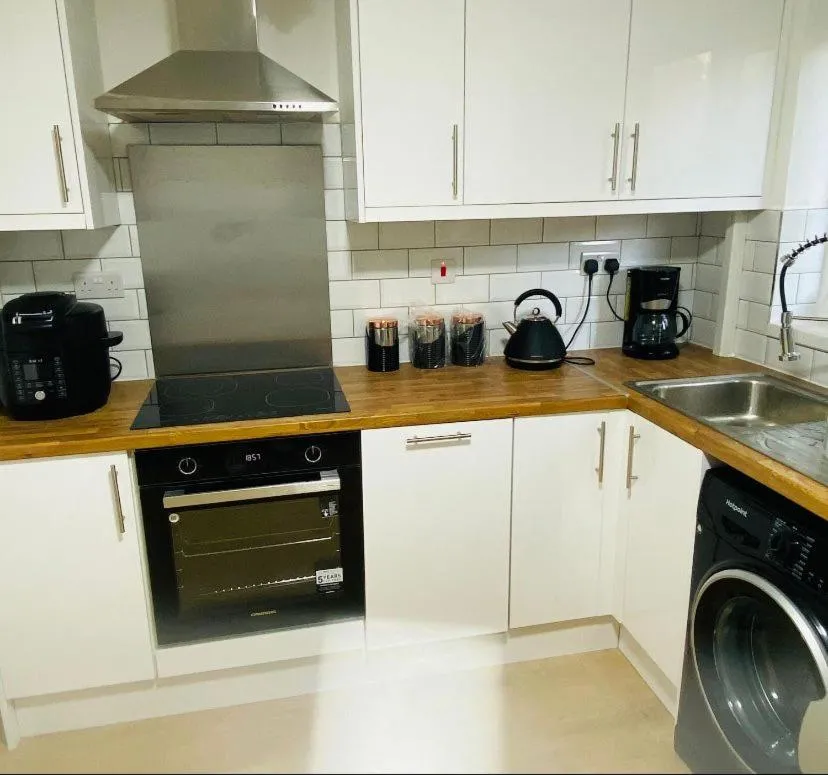 Image 6 of Manchester Live CoOp Apartment-Entire House with Free Parking and Garden- Etihad Stadium