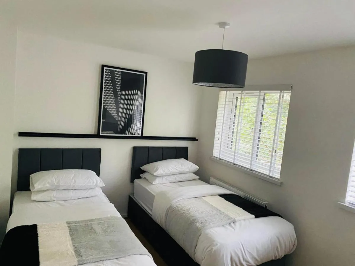 Image 1 of Manchester Live CoOp Apartment-Entire House with Free Parking and Garden- Etihad Stadium
