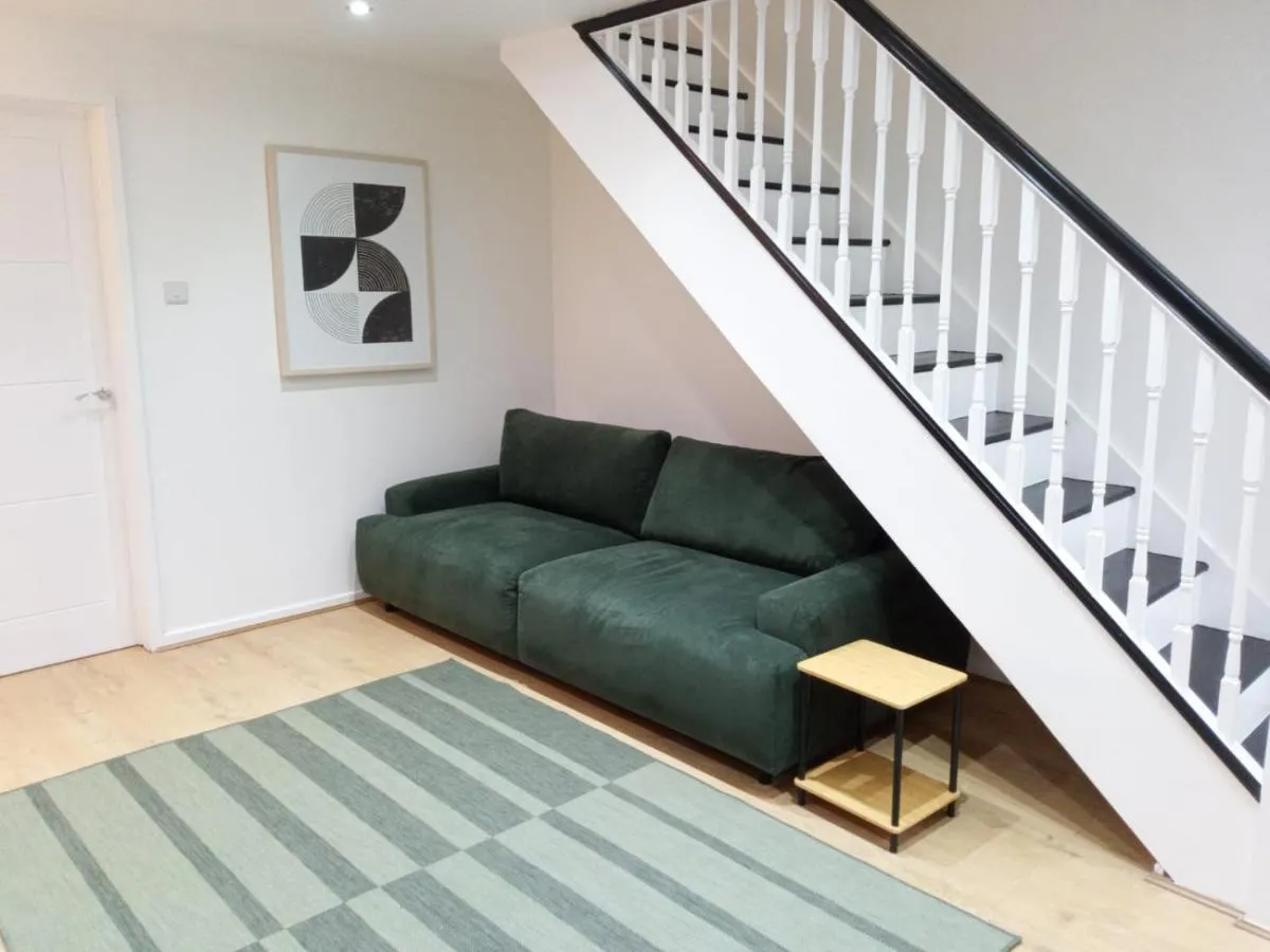 Image 2 of Manchester Live CoOp Apartment-Entire House with Free Parking and Garden- Etihad Stadium