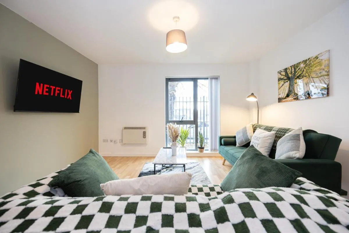 Image 3 of Manchester – Luxury Serviced Apartment, Close to Old Trafford, City Centre, Media City, Etihad, Coop Live, AO Arena, Salford Quays, sleeps up to 6, with Free Private Car Parking