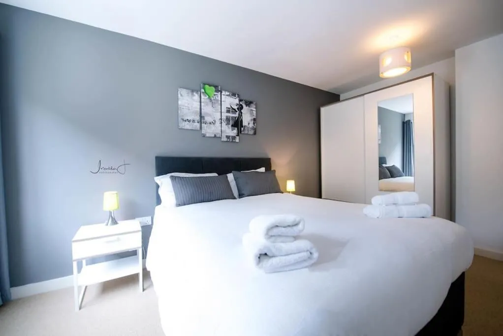 Image 5 of Modern 1KB 1DB Apt – Salford Quays