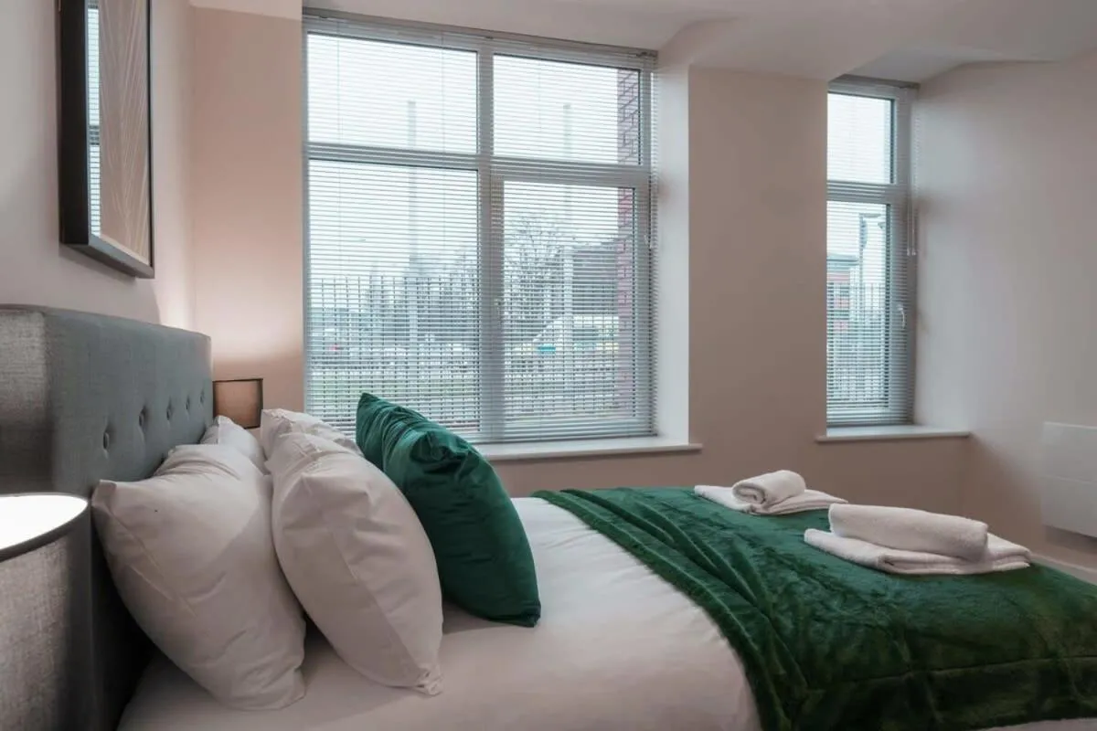 Image 2 of Modern 2 Bed Apartment in Manchester – Sleeps 4