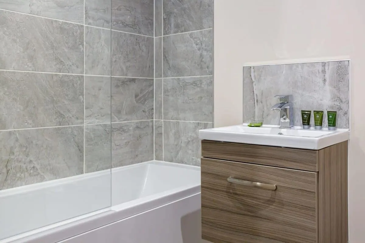 Image 5 of Modern 2 Bedroom Apartment Manchester