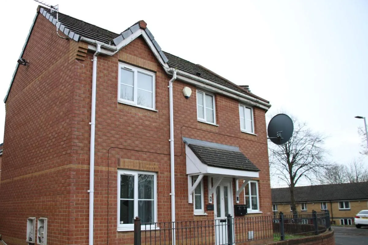 Image 5 of Modern Central Townhouse-Free Parking-Pool Table