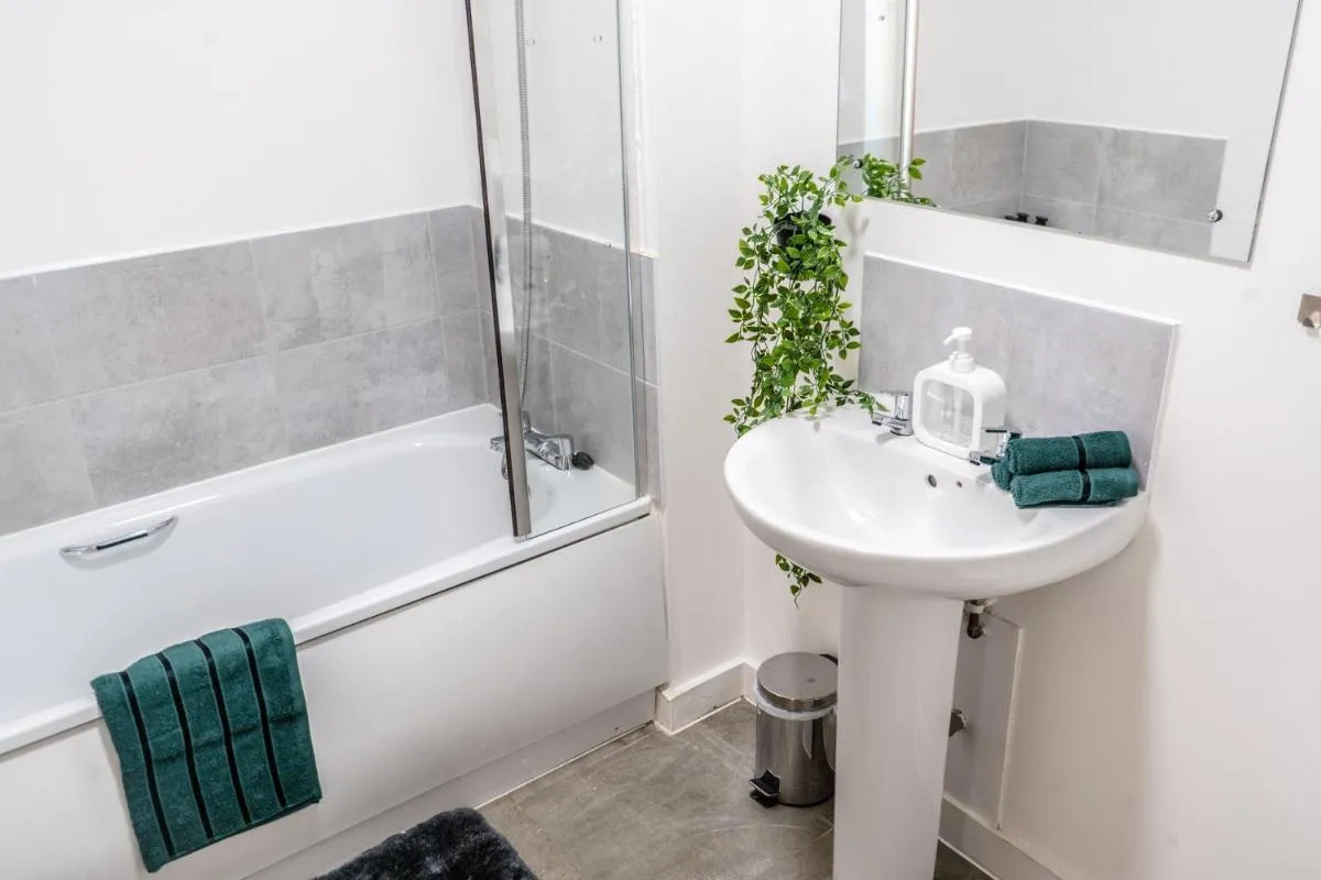 Image 5 of Modern City Centre Apartment With Smart Technology