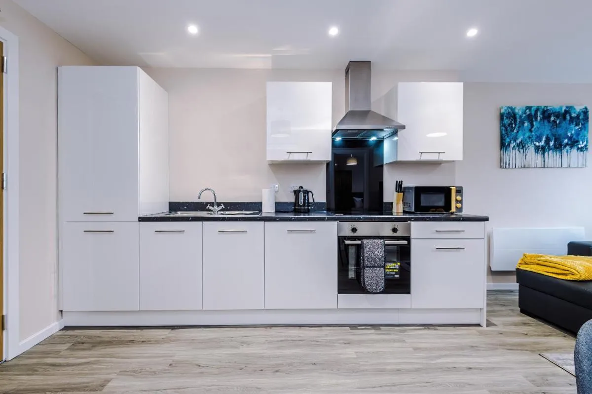 Image 4 of Modern Comfort – 1 Bedroom Apartment – Free Parking, Transit links, Close to Stadiums