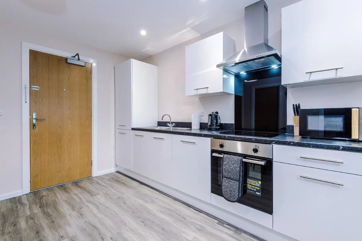 Image 2 of Modern Comfort – 1 Bedroom Apartment – Free Parking, Transit links, Close to Stadiums