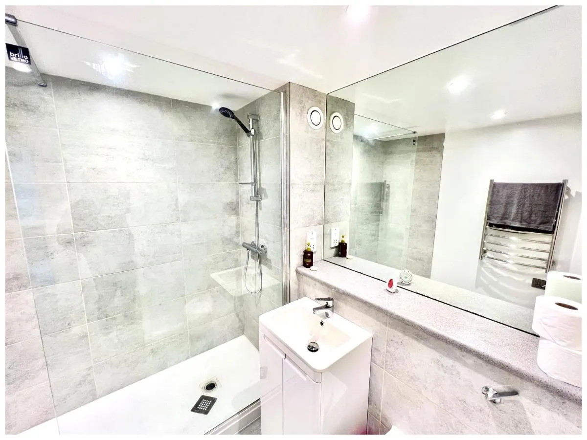 Image 5 of Modern Manchester City Centre Apartment