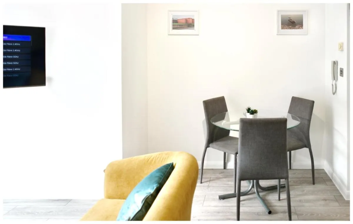 Image 6 of Modern Manchester City Centre Apartment
