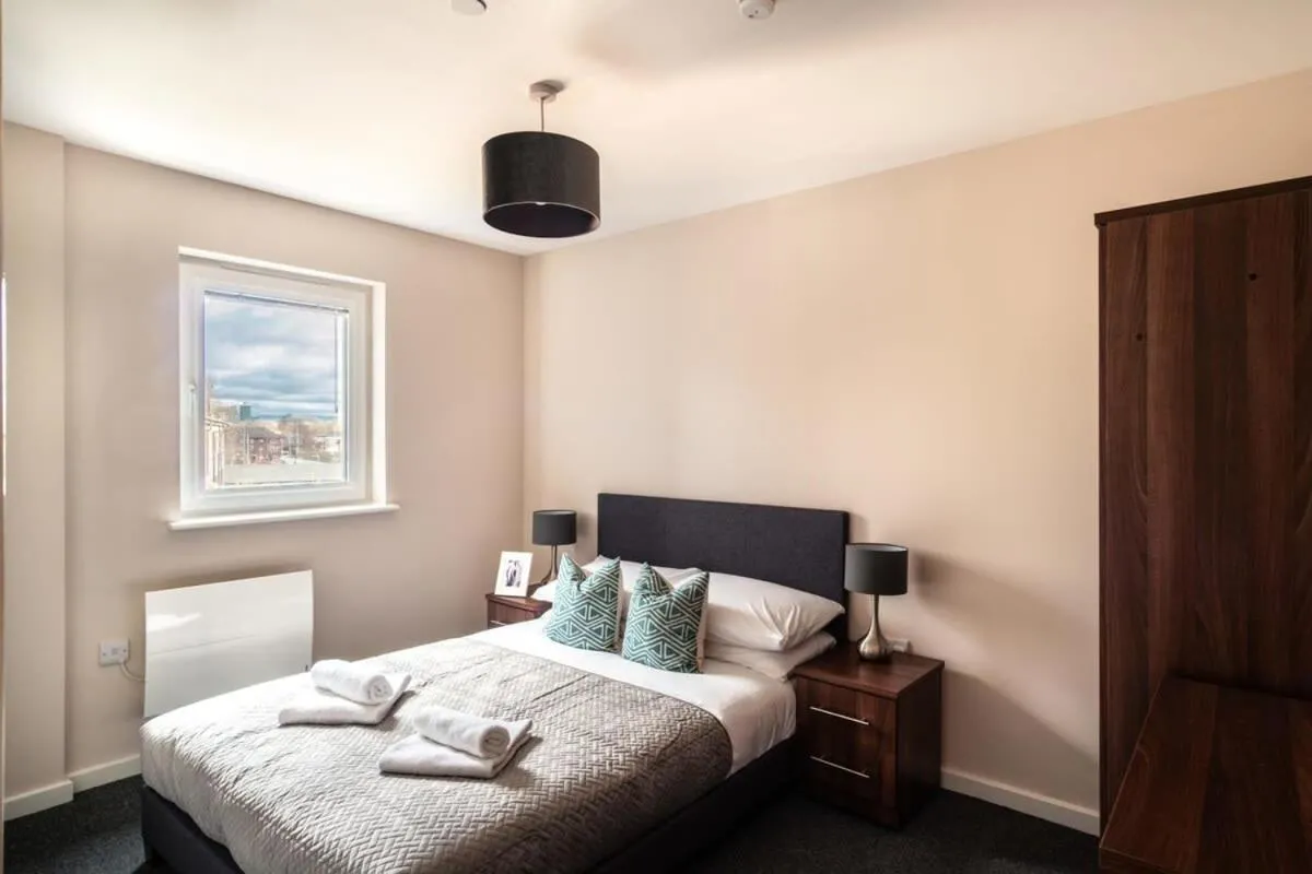 Image 2 of Modern & Stylish 2 Bed Apartment in Manchester