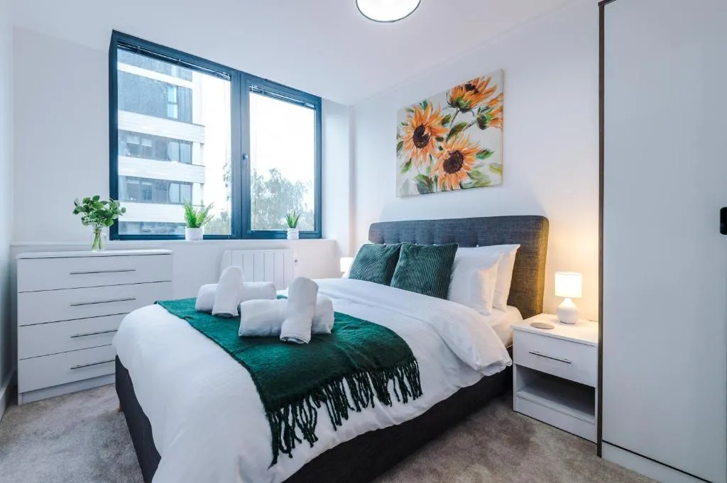 Image of NEW! Stylish 2-bed apartment in Manchester by 53 Degrees Property – Amazing location, Ideal for Small Groups – Sleeps 4!