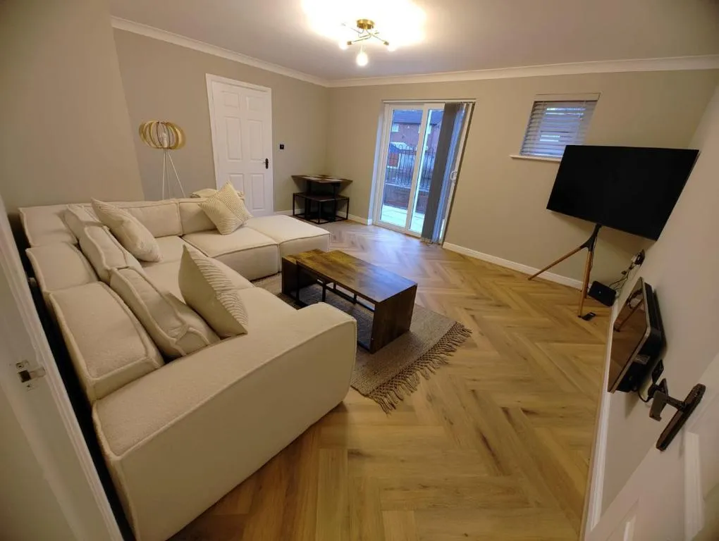 Image of New 2 Bedroom Appartment In Manchester – Stretford – Old Trafford Close to Football-Cricket Ground & City Centre