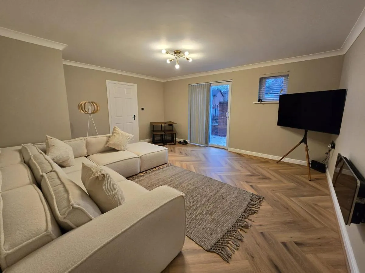 Image 3 of New 2 Bedroom Appartment In Manchester – Stretford – Old Trafford Close to Football-Cricket Ground & City Centre