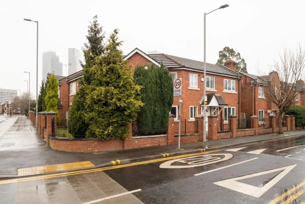 Image 4 of New Manchester Getaway Home – Free Gated Parking with Fob