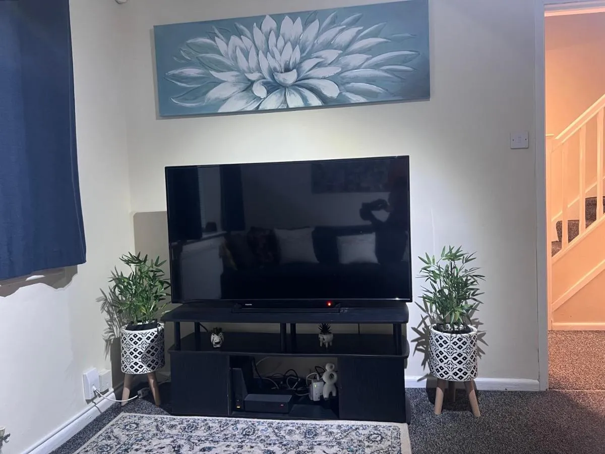 Image 3 of New Manchester Getaway Home – Free Gated Parking with Fob