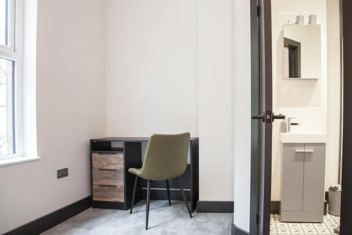Image 1 of New! Stylish & Modern Home With Free Parking! Book Now!
