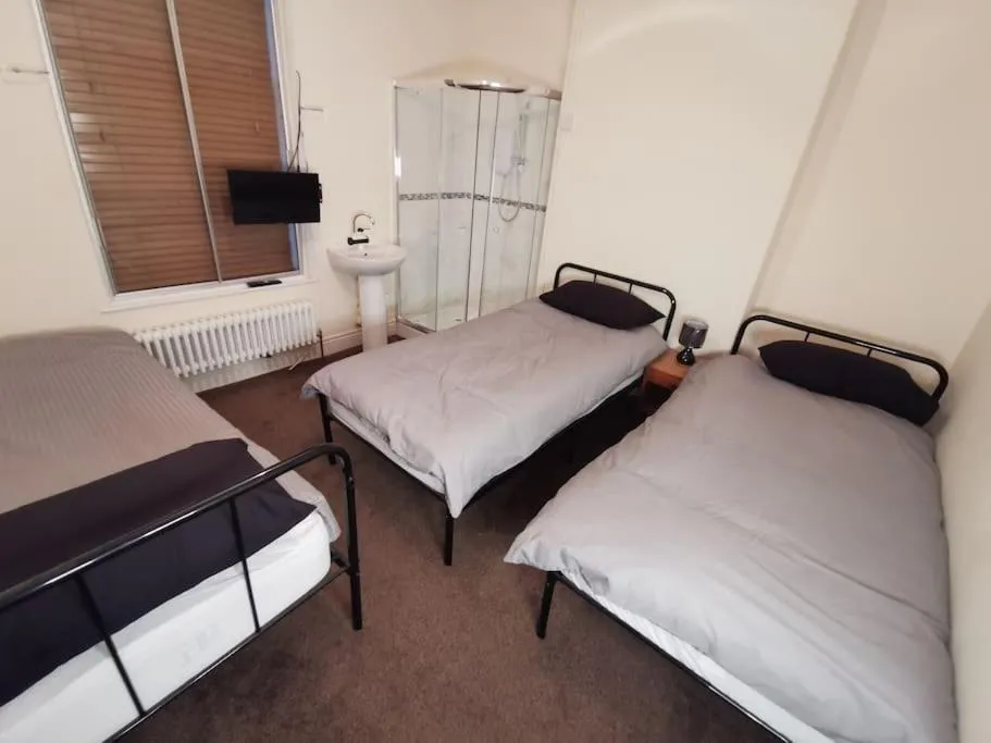Image 6 of Old Trafford City Centre Events 4 Bedrooms 6 rooms sleeps 3 – 8