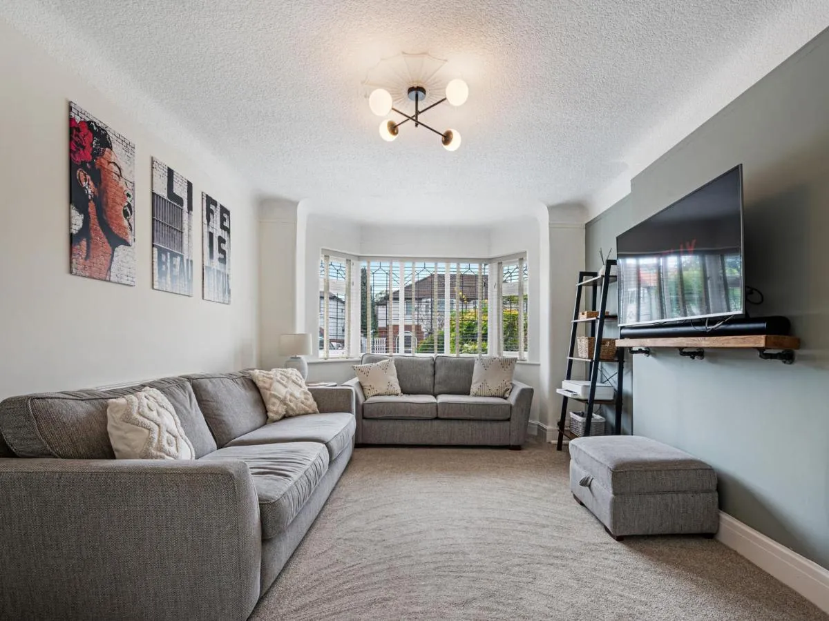 Image 2 of Pass The Keys Picture Perfect Haven in Didsbury Village – Free Parking & EV Station