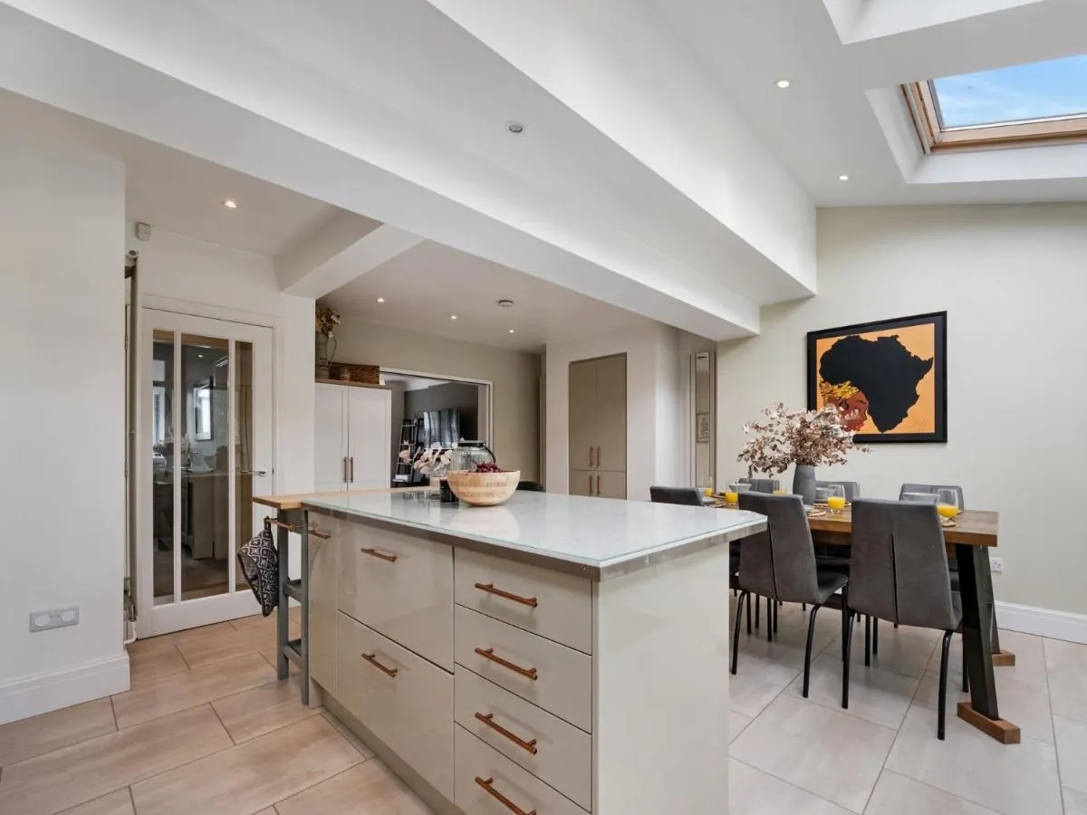 Image 6 of Pass The Keys Picture Perfect Haven in Didsbury Village – Free Parking & EV Station