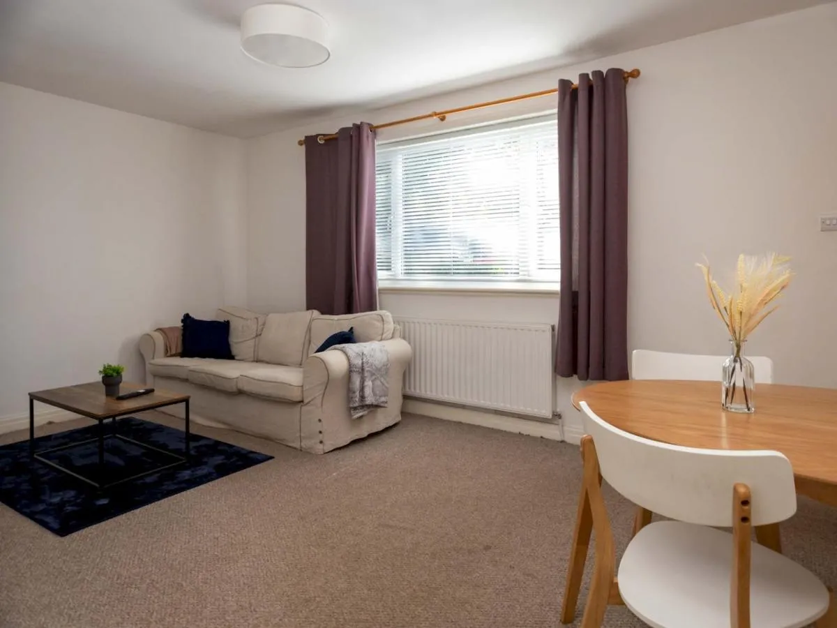 Image 3 of Pass The Keys Spacious 3-Bed House with Garden in Leafy South Manchester