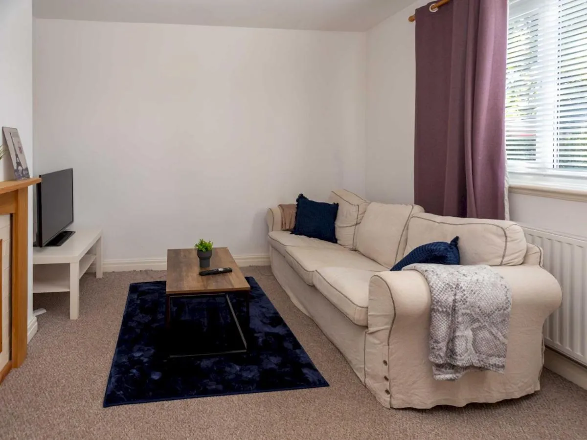 Image 4 of Pass The Keys Spacious 3-Bed House with Garden in Leafy South Manchester