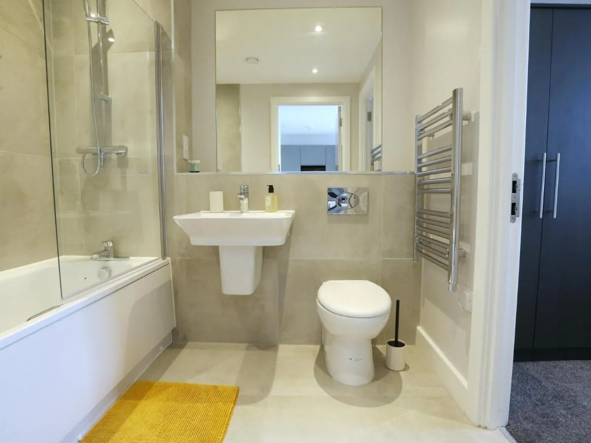 Image 1 of Pass the Keys 9th Floor Flat 24hr Shop At Base Pets Allowed