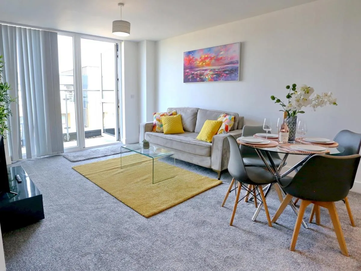 Image 4 of Pass the Keys Free Parking Penthouse WeeklyMonthly Discounts