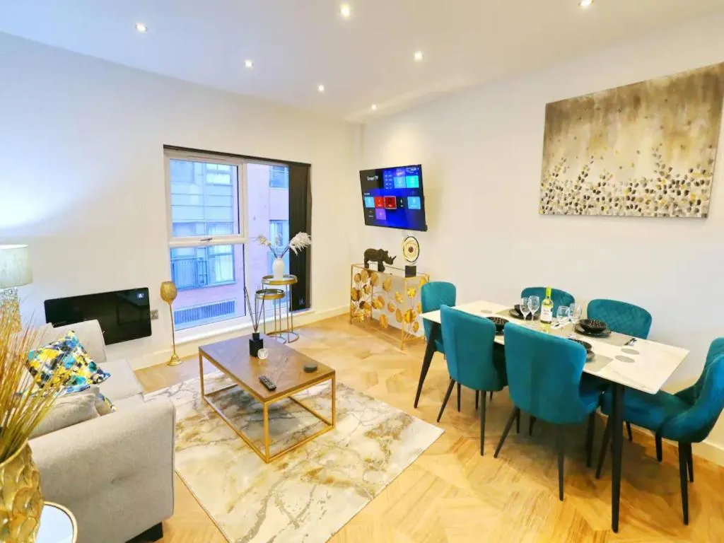 Image of Pass the Keys Large Central Flat Walk To City Centre In 5 Mins