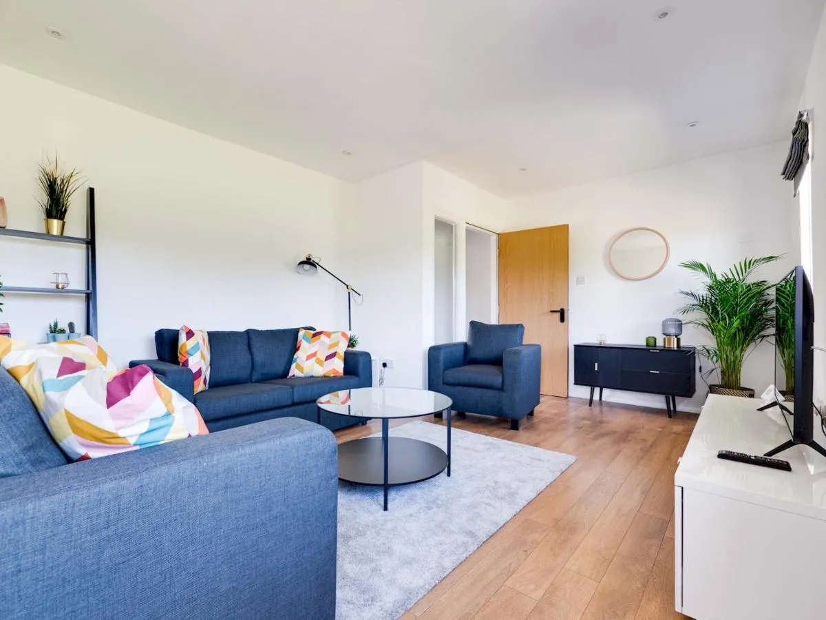 Image 1 of Pass the Keys Lovely 3 Bedroom property golf club and parking
